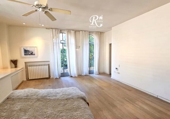 בתי יוקרה בסביון