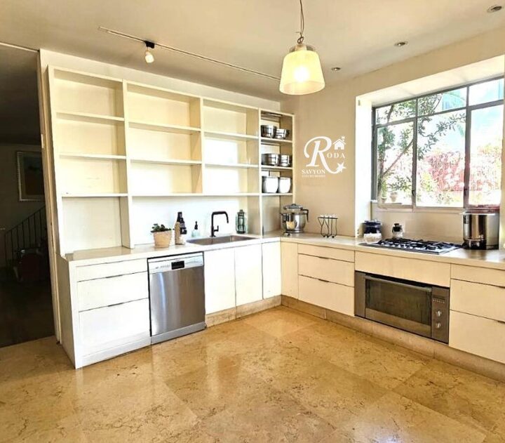 נדל"ן למכירה בסביון